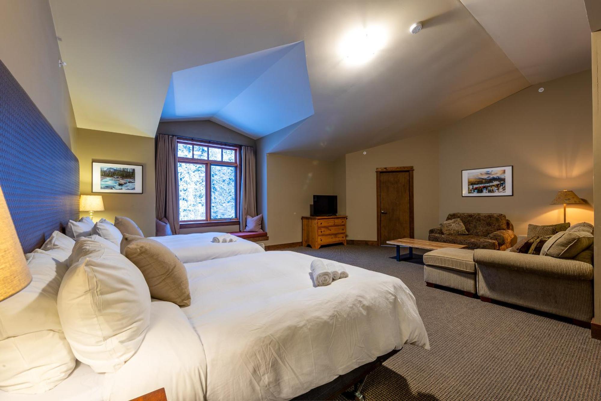 Copper Horse Lodge Golden Extérieur photo