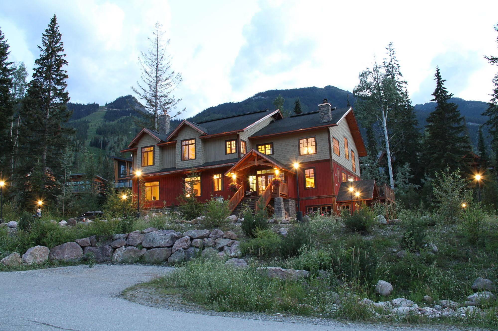 Copper Horse Lodge Golden Extérieur photo