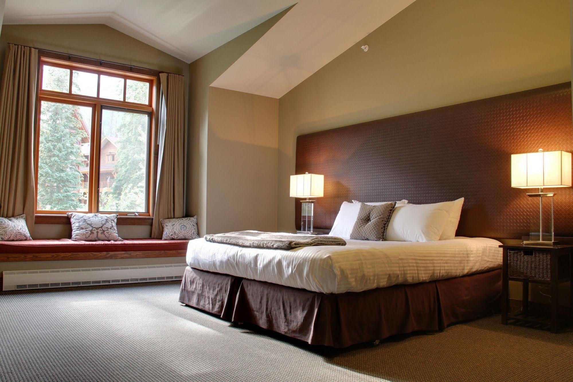Copper Horse Lodge Golden Extérieur photo