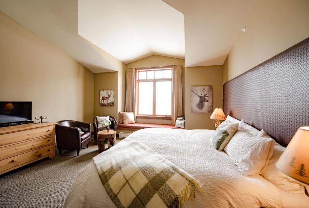 Copper Horse Lodge Golden Extérieur photo